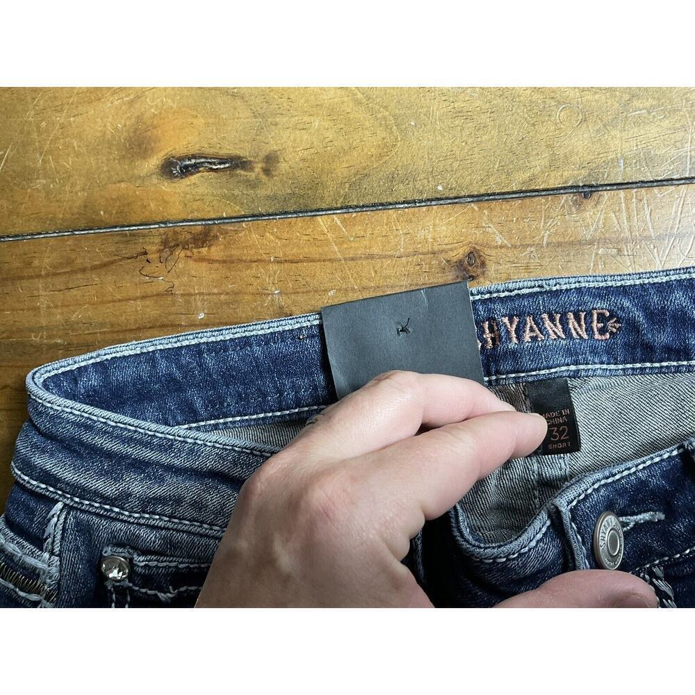 Shyanne Mid Rise Bootcut Embroidered Womens Jeans 32x32 Thick Stitching NWT - Picture 7 of 14